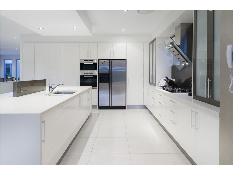 2342 Cressbrook Drive, Hope Island QLD 4212