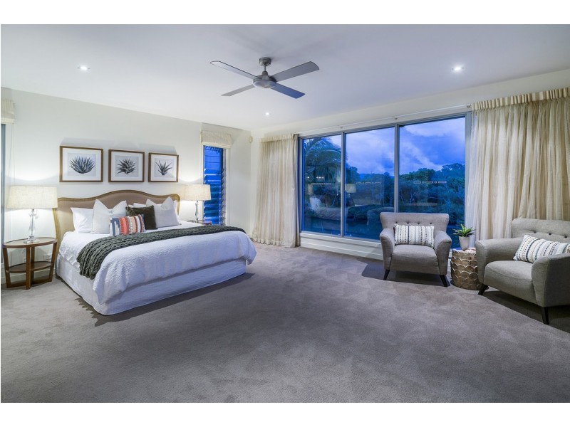 2342 Cressbrook Drive, Hope Island QLD 4212