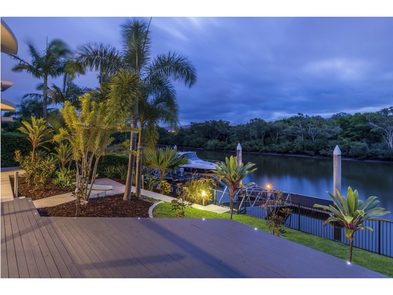2342 Cressbrook Drive, Hope Island QLD 4212