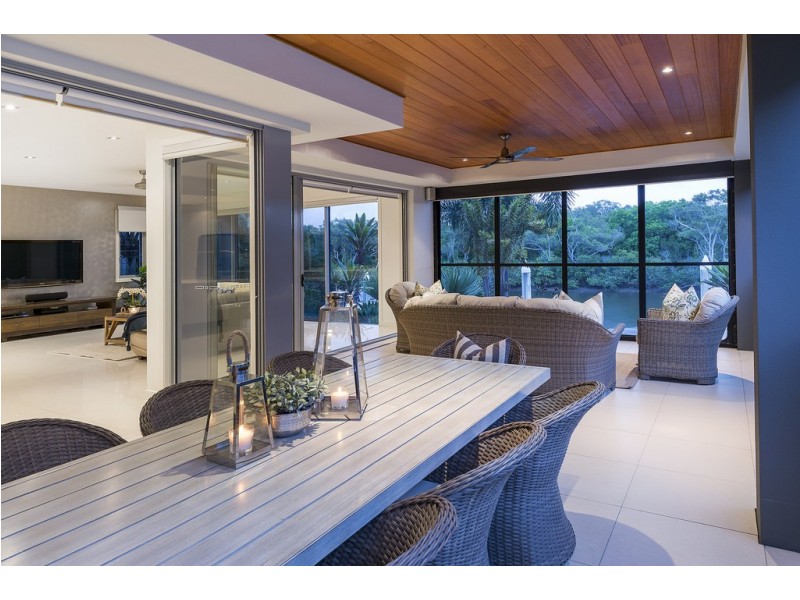 2342 Cressbrook Drive, Hope Island QLD 4212