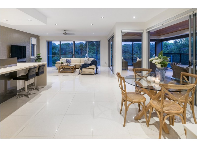 2342 Cressbrook Drive, Hope Island QLD 4212