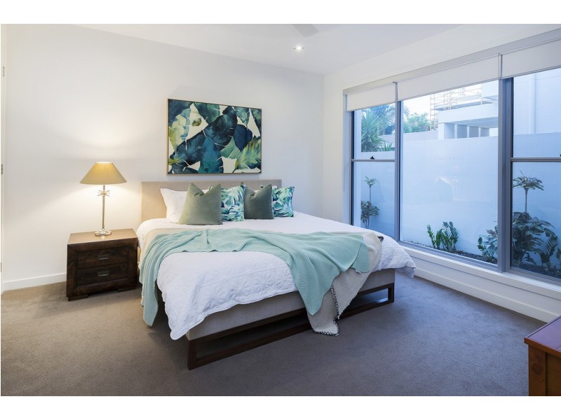 2342 Cressbrook Drive, Hope Island QLD 4212