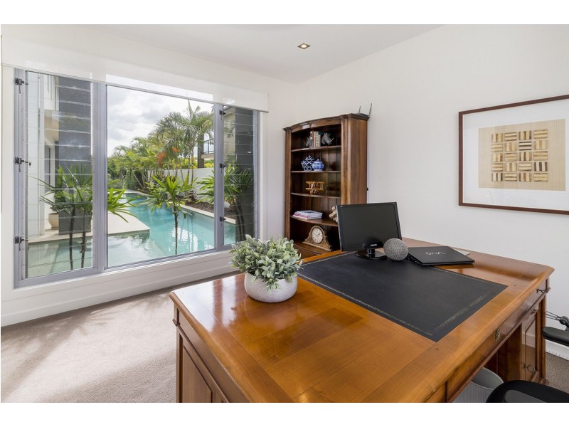 2342 Cressbrook Drive, Hope Island QLD 4212