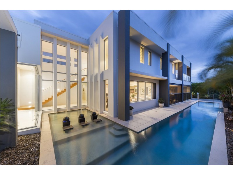 2342 Cressbrook Drive, Hope Island QLD 4212