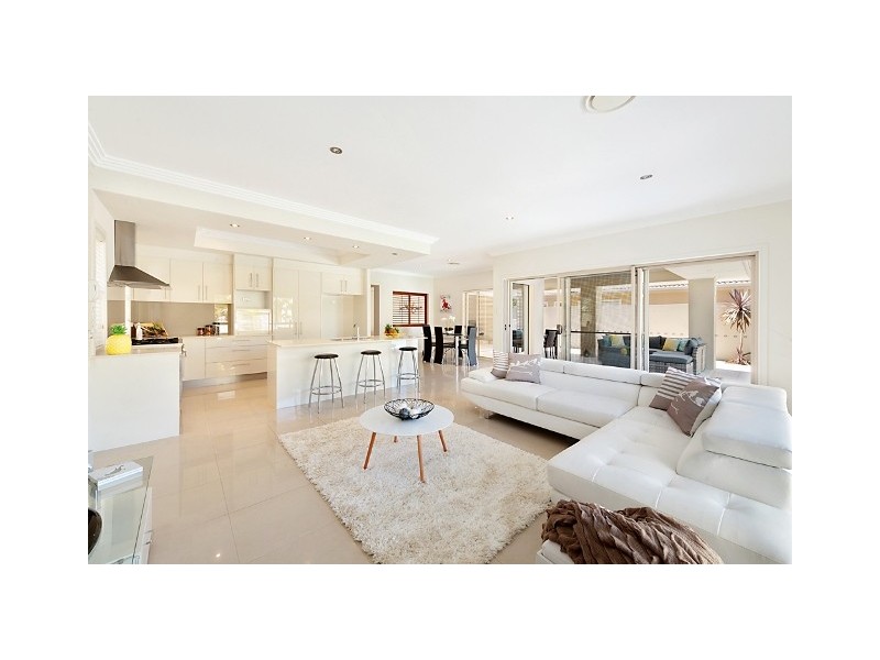 2559 Cressbrook Drive, Hope Island QLD 4212