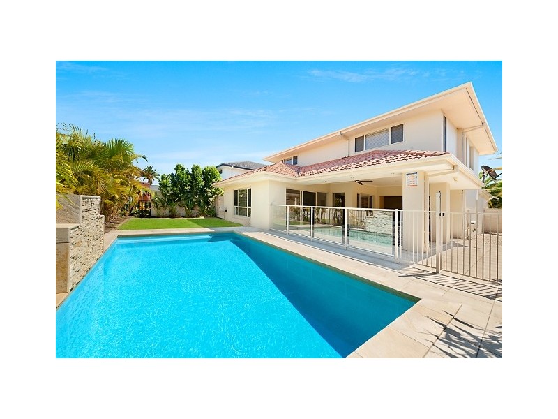 2559 Cressbrook Drive, Hope Island QLD 4212