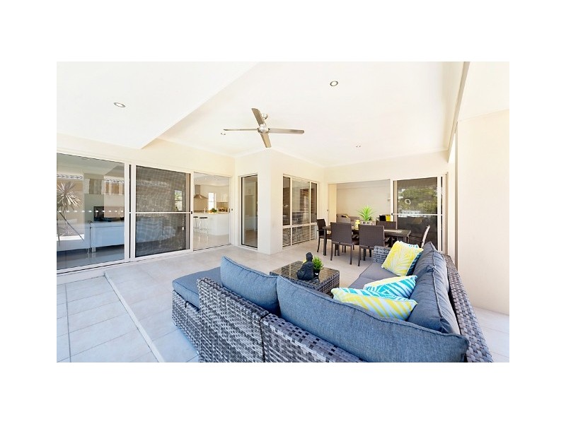 2559 Cressbrook Drive, Hope Island QLD 4212