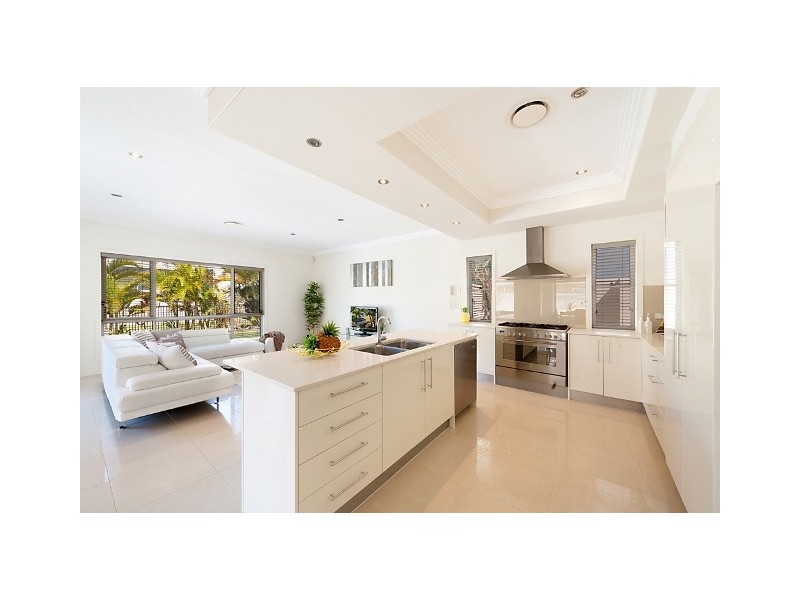 2559 Cressbrook Drive, Hope Island QLD 4212