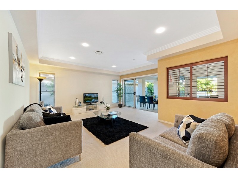2559 Cressbrook Drive, Hope Island QLD 4212