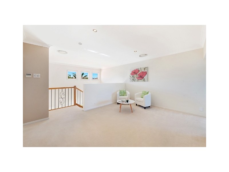 2559 Cressbrook Drive, Hope Island QLD 4212