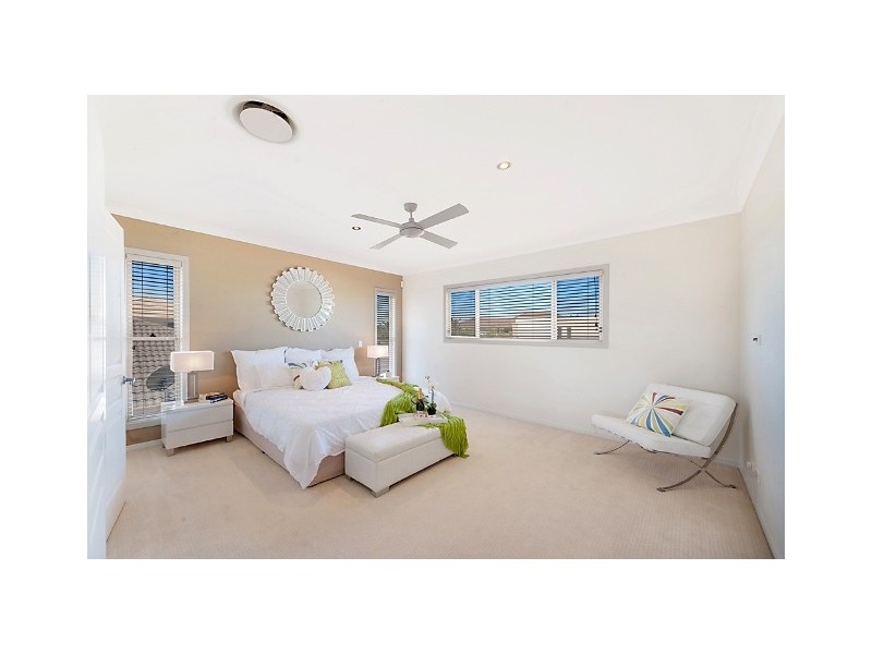 2559 Cressbrook Drive, Hope Island QLD 4212