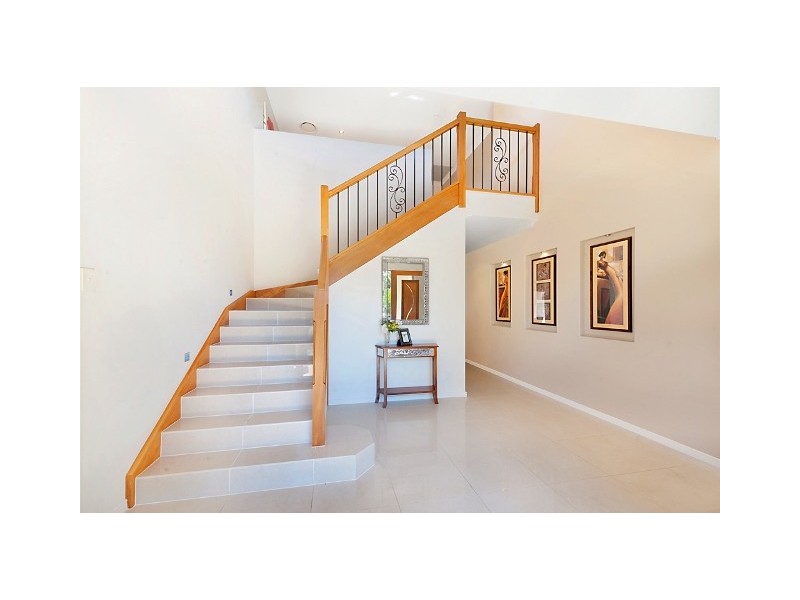 2559 Cressbrook Drive, Hope Island QLD 4212