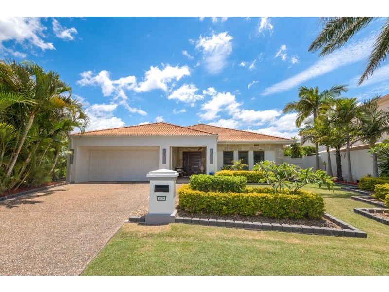 1678 Riverdale Drive, Hope Island QLD 4212