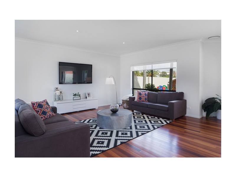 1650 Riverdale Drive, Hope Island QLD 4212