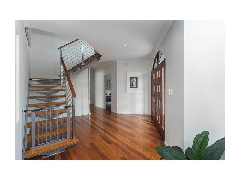 1650 Riverdale Drive, Hope Island QLD 4212