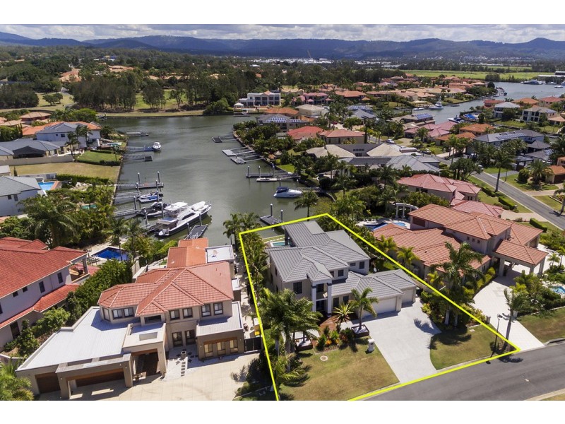 2112 Carlton Drive, Hope Island QLD 4212