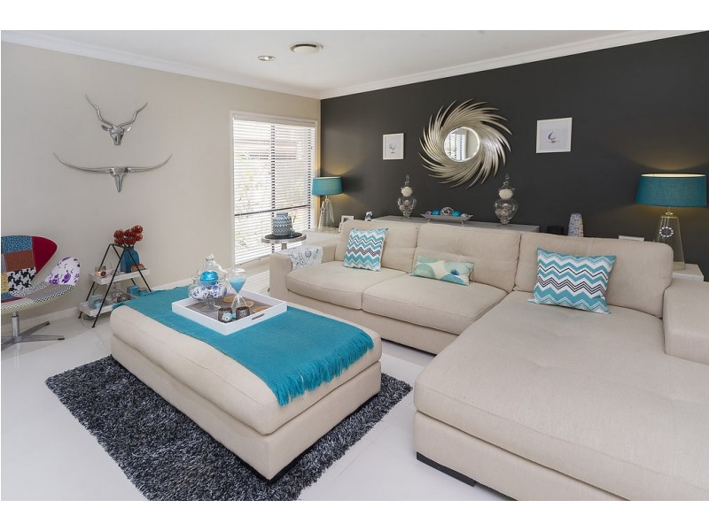 2112 Carlton Drive, Hope Island QLD 4212