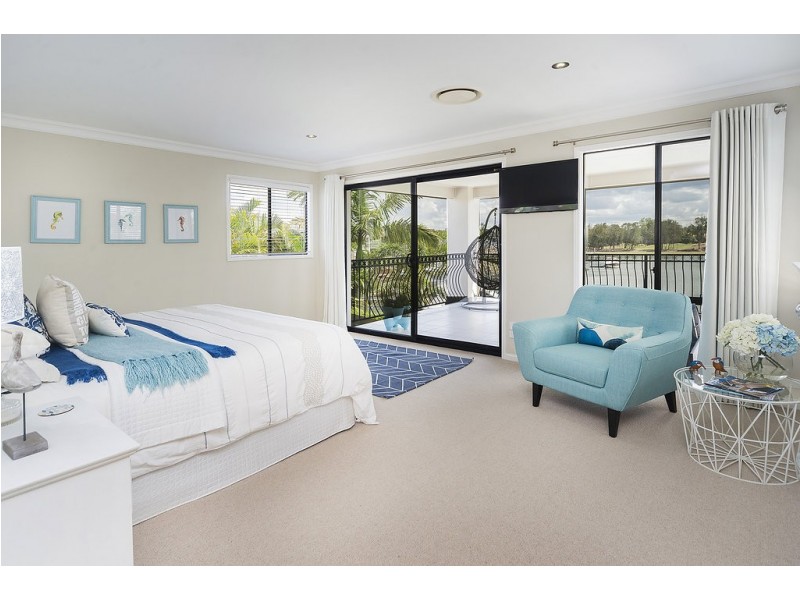 2112 Carlton Drive, Hope Island QLD 4212