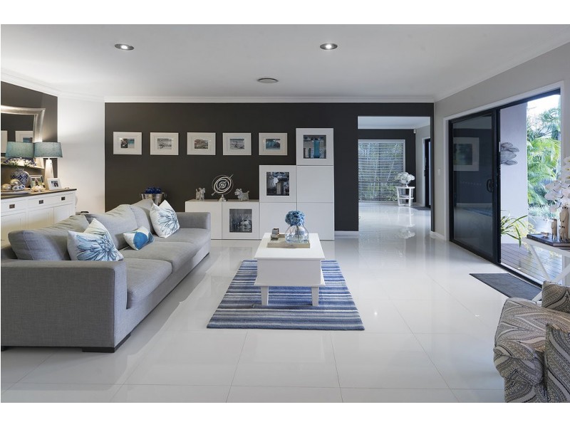 2112 Carlton Drive, Hope Island QLD 4212