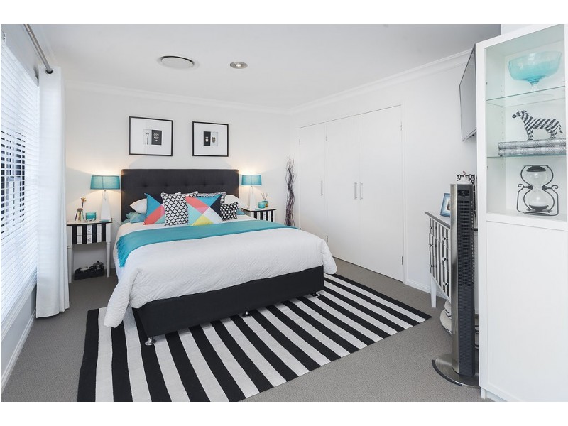 2112 Carlton Drive, Hope Island QLD 4212