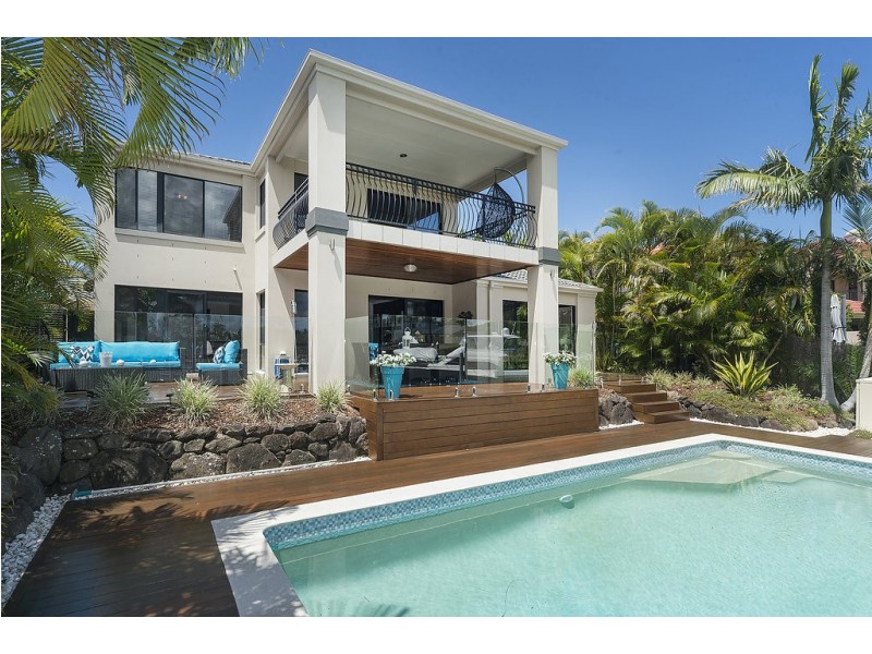 2112 Carlton Drive, Hope Island QLD 4212