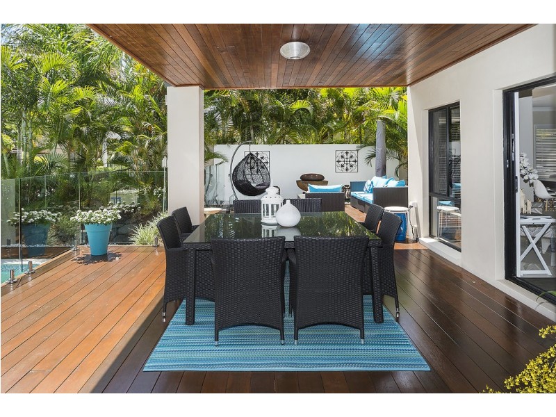 2112 Carlton Drive, Hope Island QLD 4212