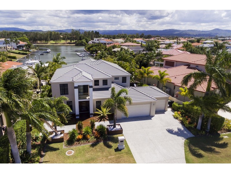 2112 Carlton Drive, Hope Island QLD 4212