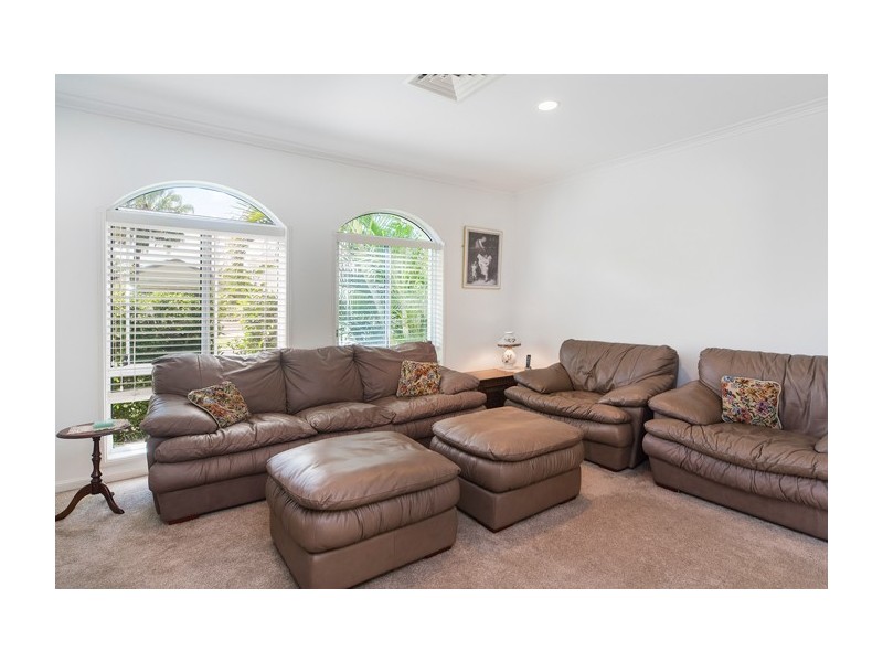 1622 Riverdale Drive, Hope Island QLD 4212