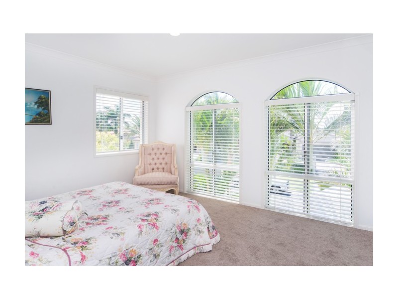 1622 Riverdale Drive, Hope Island QLD 4212