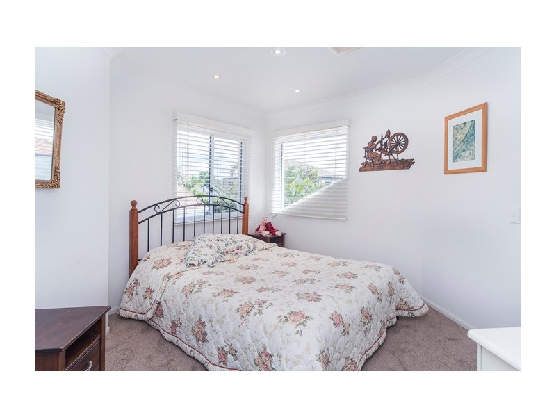 1622 Riverdale Drive, Hope Island QLD 4212