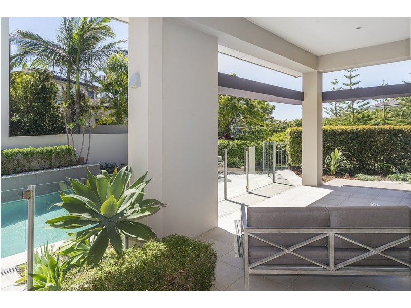 6142 Bolsena Circuit, Hope Island QLD 4212