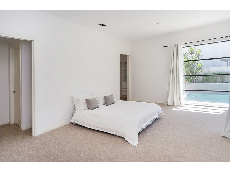 6142 Bolsena Circuit, Hope Island QLD 4212