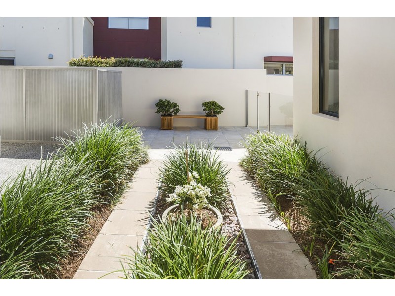 6142 Bolsena Circuit, Hope Island QLD 4212