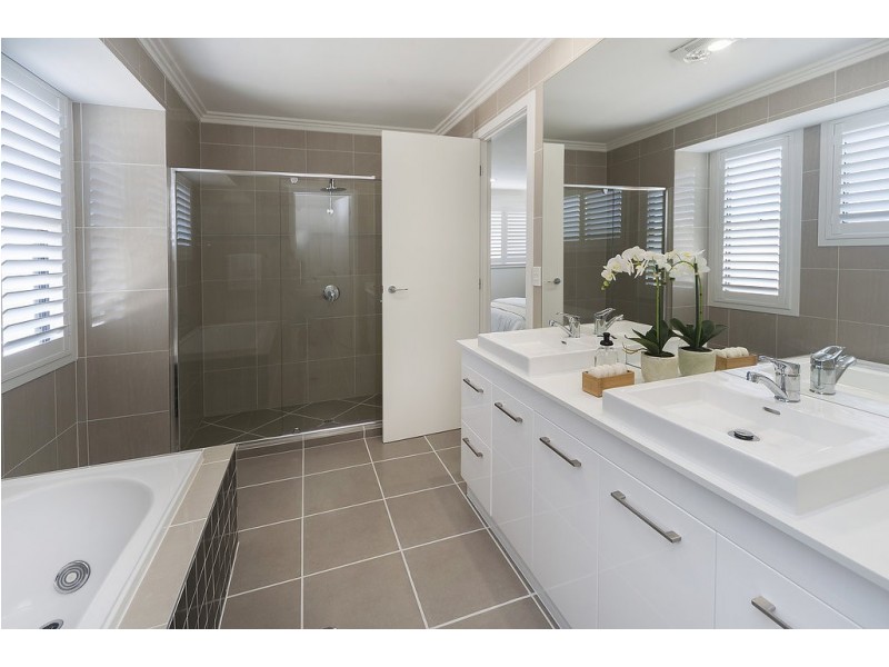 6157 Bolsena Circuit, Hope Island QLD 4212