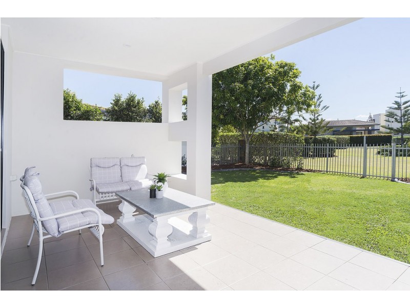 6157 Bolsena Circuit, Hope Island QLD 4212