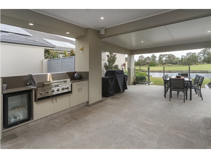 7636 Fairway Boulevard, Hope Island QLD 4212