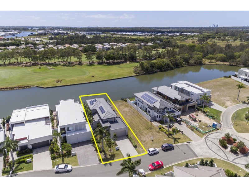 7647 Fairway Boulevard, Hope Island QLD 4212