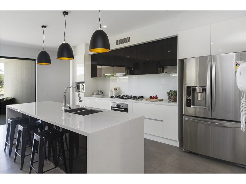 7647 Fairway Boulevard, Hope Island QLD 4212