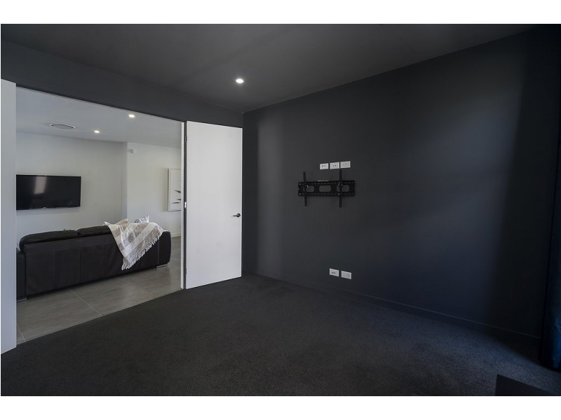 7647 Fairway Boulevard, Hope Island QLD 4212