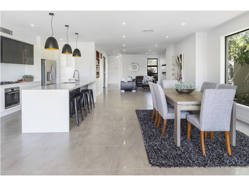 7647 Fairway Boulevard, Hope Island QLD 4212