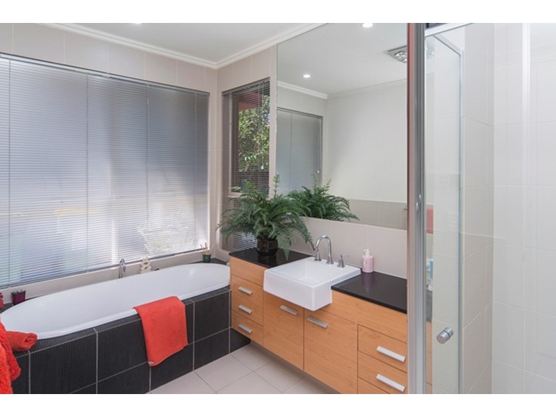 6116 Trasimeno Avenue, Hope Island QLD 4212