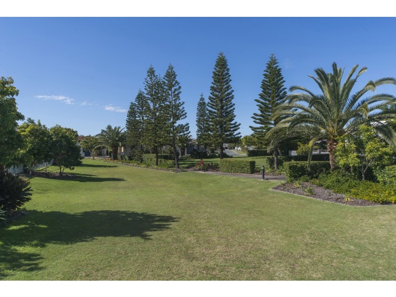 6116 Trasimeno Avenue, Hope Island QLD 4212