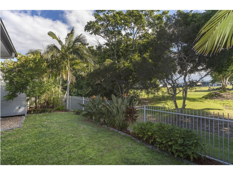 9120 Peter Senior Drive, Hope Island QLD 4212