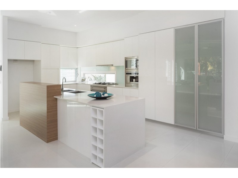 9120 Peter Senior Drive, Hope Island QLD 4212