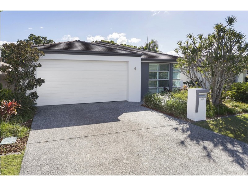 9120 Peter Senior Drive, Hope Island QLD 4212