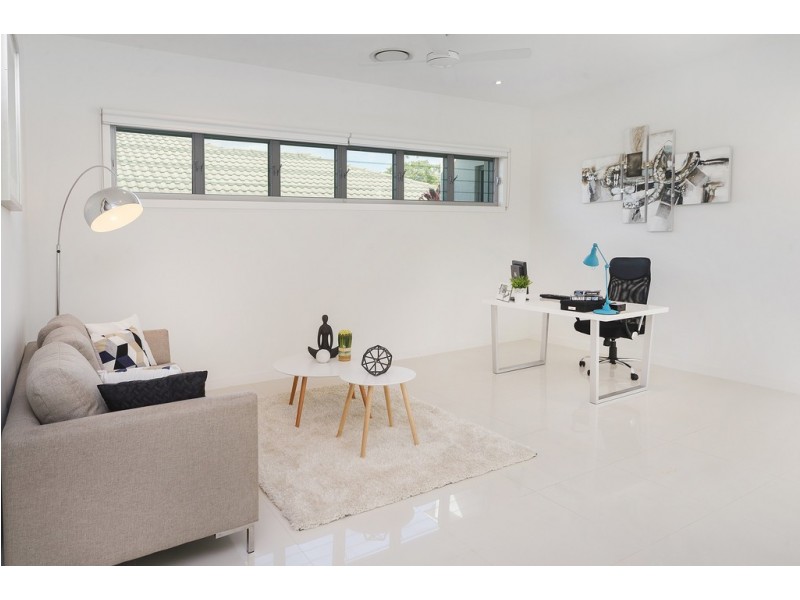 9120 Peter Senior Drive, Hope Island QLD 4212