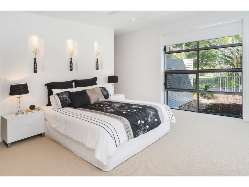 9120 Peter Senior Drive, Hope Island QLD 4212