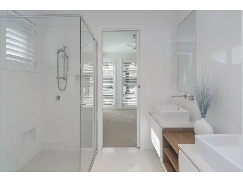 9120 Peter Senior Drive, Hope Island QLD 4212