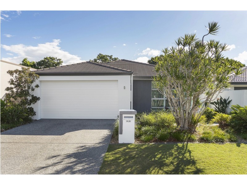 9120 Peter Senior Drive, Hope Island QLD 4212