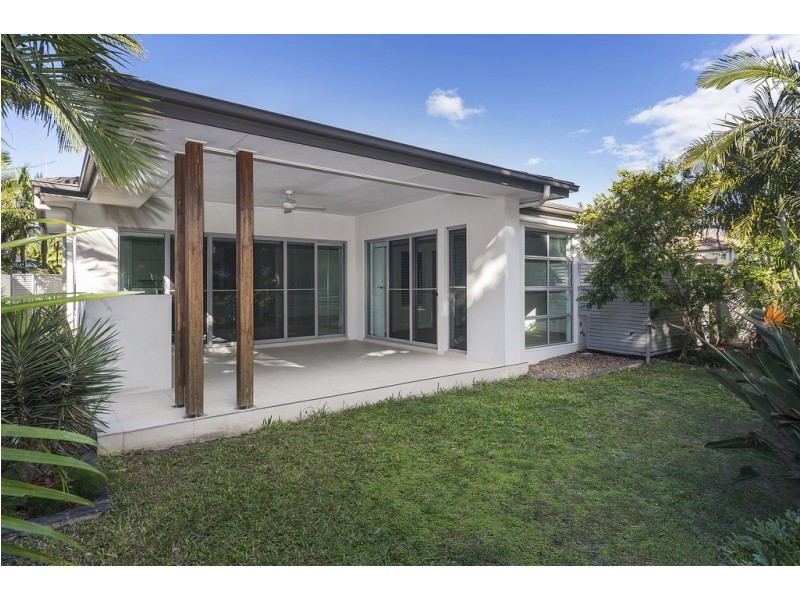 9120 Peter Senior Drive, Hope Island QLD 4212